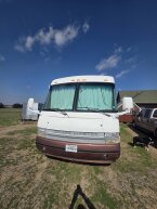 Thumbnail Photo 2 for 1999 Georgie Boy Cruise Master for Sale by Owner
