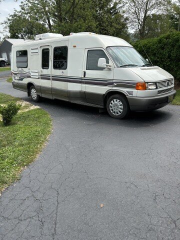1999 Winnebago Rialta 22QD