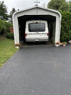 Thumbnail Photo 3 for 1999 Winnebago Rialta 22QD for Sale by Owner