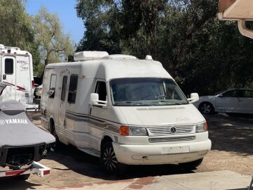 1999 Winnebago Rialta