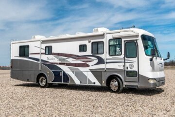 2002 Tiffin Phaeton
