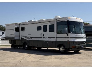 2002 Winnebago Adventurer