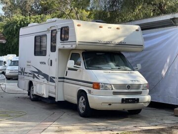 2002 Winnebago Vista