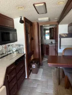 Thumbnail Photo 5 for 2003 Winnebago Journey