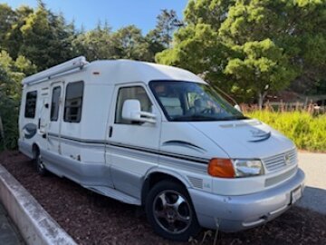 2003 Winnebago Rialta