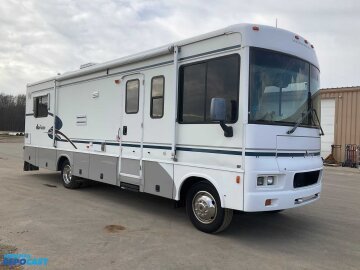 2003 Winnebago Sightseer