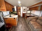 Thumbnail Photo 6 for 2004 Winnebago Brave