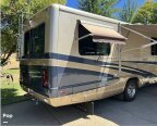 Thumbnail Photo 4 for 2005 Airstream Land Yacht