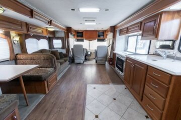 2005 National RV Tropi-Cal