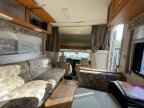 Thumbnail Photo 3 for 2005 Winnebago Vista