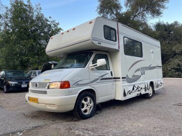 2005 Winnebago Vista