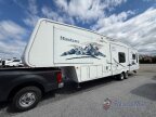 Thumbnail Photo 3 for 2006 Keystone Montana 3500RL