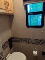 Thumbnail Photo 6 for 2006 Winnebago Adventurer 35A