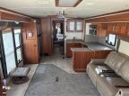 Thumbnail Photo 4 for 2006 Winnebago Vectra