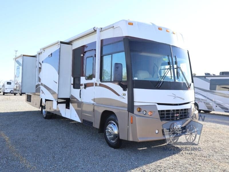 2007 Winnebago Voyage