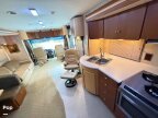 Thumbnail Photo 3 for 2008 Winnebago Destination