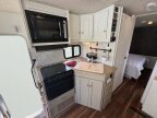 Thumbnail Photo 2 for 2010 Winnebago Vista