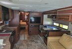 Thumbnail Photo 5 for 2011 Fleetwood Bounder