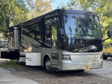 2011 Tiffin Allegro Bus