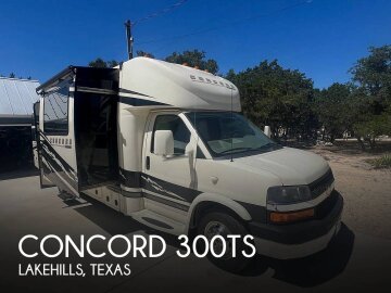 2012 Coachmen Concord 300TS