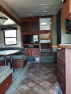 Thumbnail Photo 5 for 2012 Dutchmen Denali 26FB for Sale by Owner