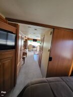 Thumbnail Photo 6 for 2012 Holiday Rambler Vacationer
