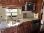 Thumbnail Photo 5 for 2014 Forest River Georgetown 335DS