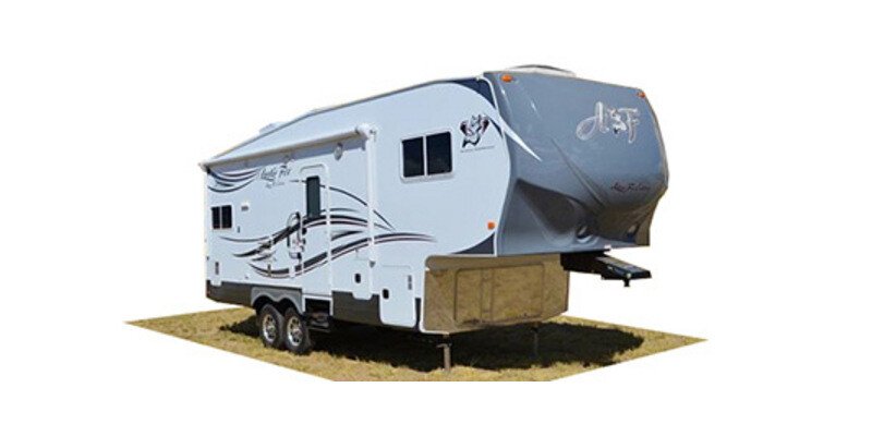 2014 Northwood Arctic Fox Silver Fox 27-5L Specifications, Photos