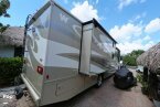Thumbnail Photo 2 for 2014 Winnebago Vista 35B