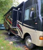 Thumbnail Photo 2 for 2014 Winnebago Vista 27N