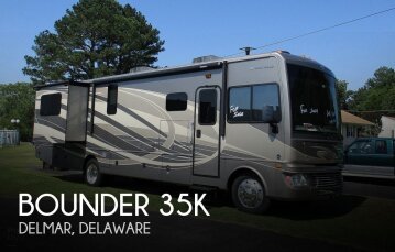 2015 Fleetwood Bounder 35K