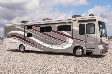 2015 Fleetwood Discovery 40G