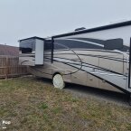Thumbnail Photo 2 for 2015 Fleetwood Southwind 34A