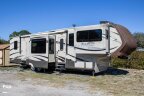 Thumbnail Photo 4 for 2015 Grand Design Solitude 379FL
