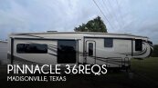 2015 JAYCO Pinnacle