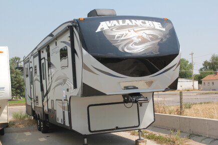 Photo 1 for 2015 Keystone Avalanche for Sale by Owner