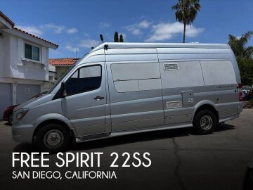 2015 Leisure Travel Vans Free Spirit