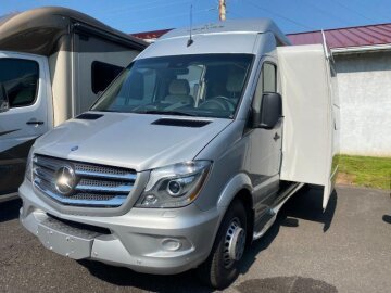 2015 Leisure Travel Vans Free Spirit