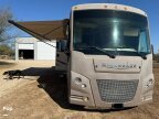 Thumbnail Photo 2 for 2015 Winnebago Vista 30T