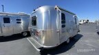Thumbnail Photo 3 for 2016 Airstream International Signature