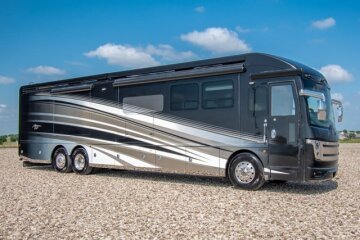 2016 American Coach Eagle