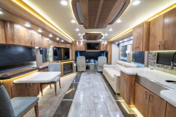 2016 American Coach Eagle