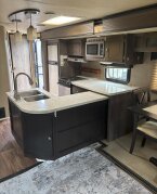 Thumbnail Photo 4 for 2016 Dutchmen Kodiak