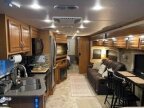 Thumbnail Photo 2 for 2016 Fleetwood Bounder 33C