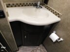 Thumbnail Photo 3 for 2016 Winnebago Adventurer