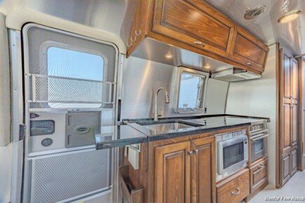 Photo 1 for 2017 Airstream Classic