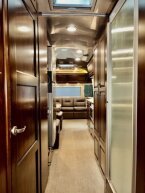 Thumbnail Photo 5 for 2017 Airstream Classic