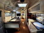 Thumbnail Photo 3 for 2017 Airstream International