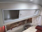 Thumbnail Photo 6 for 2017 Airstream International