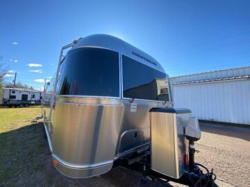 2017 Airstream International Signature